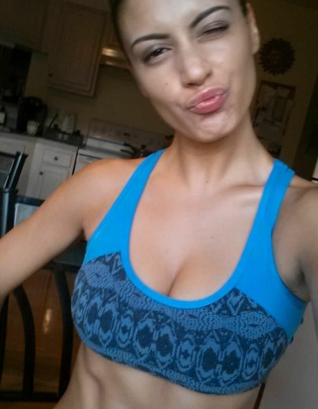 Kate De Paz pretty model image