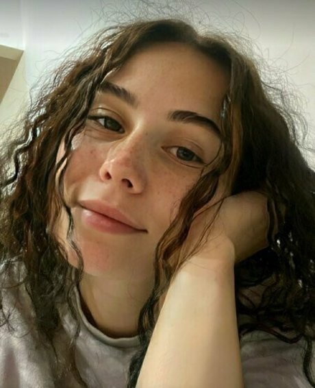 elisenextdoor star nudes images