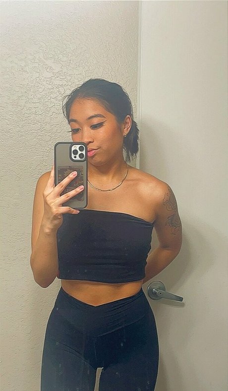 lushminx exclusive model pic