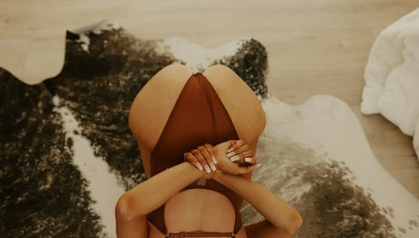 PlaymateSashaVIP pornstar adult pics