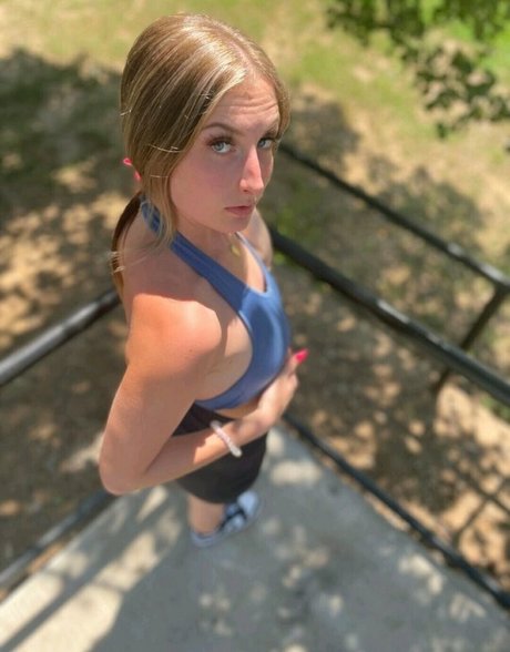 PlaymateSashaVIP model erotic pictures