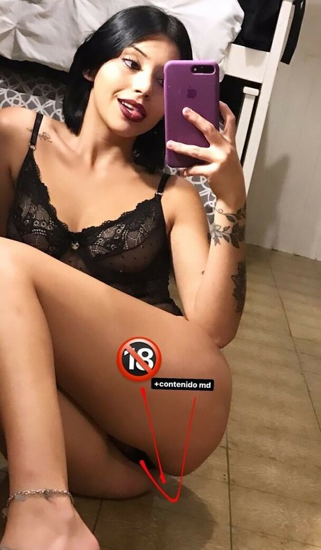 miliiicalderon naked model photo