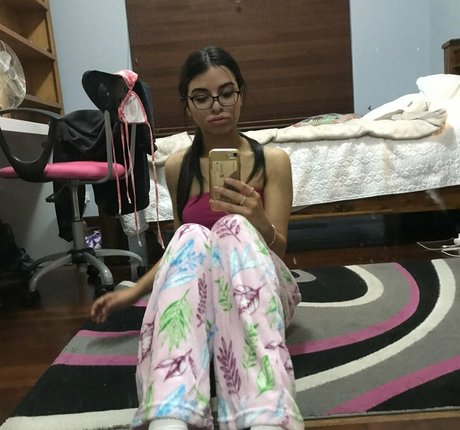 madiprivate pornographic model img