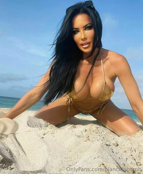 biancalabomb sex model pictures