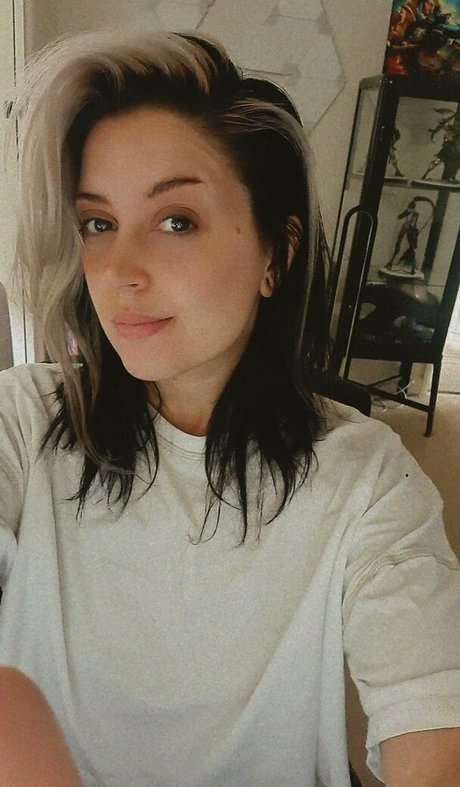 Sooshi erotic actress images