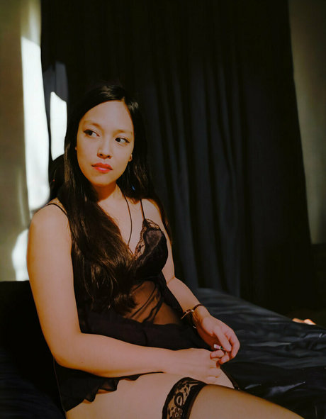 lolaxoficial porn actress photo