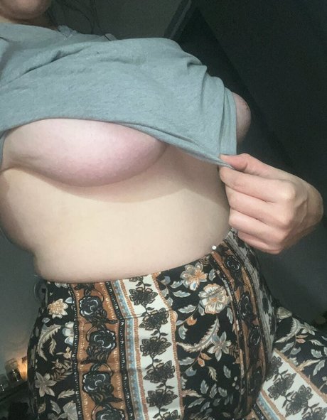 badiemerry xxx model photo