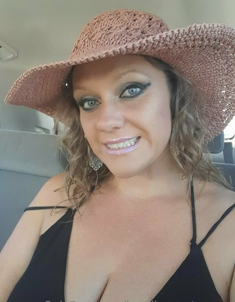 headingeastorwest perfect actress photos