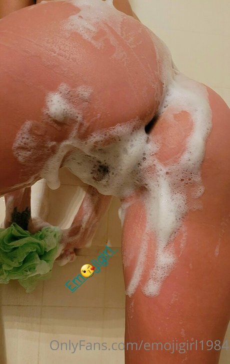 emojigirl1984 pornstar adult gallery