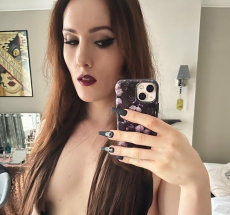 Abigail Thorn star adult image