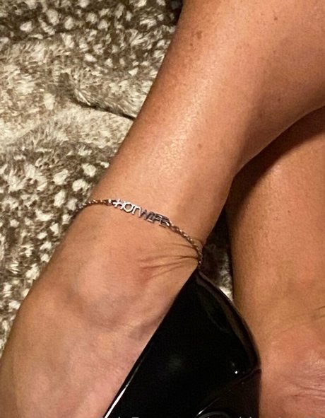 oneblondewife model art pic