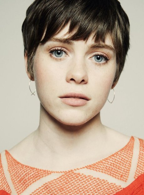 Sophia Lillis star top pic