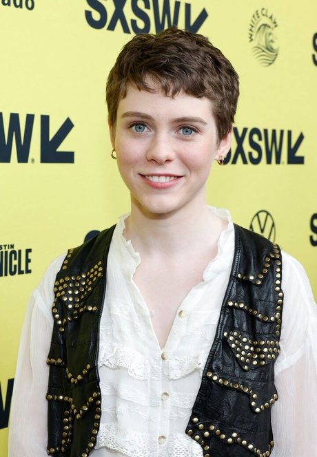 Sophia Lillis model top galleries