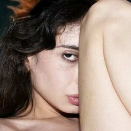 Deeronmoon model pretty gallery