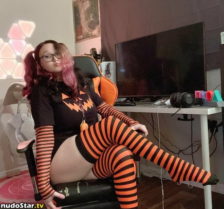 yuricosplayer model perfect images