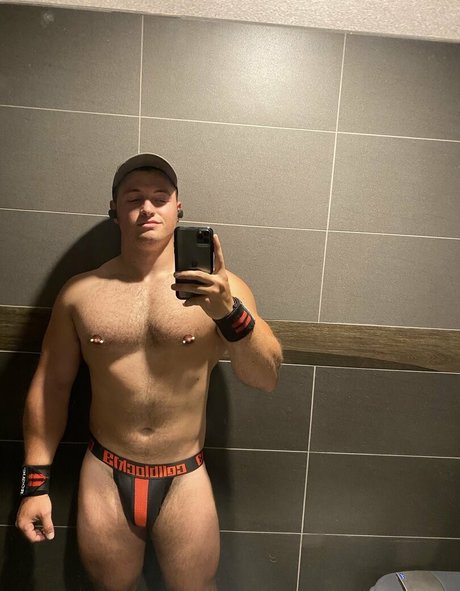 maxsmall model nude picture