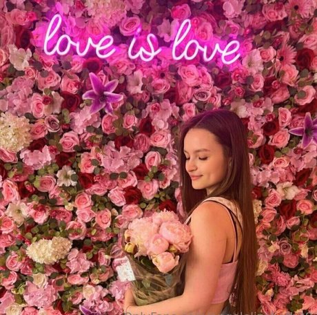 angelelizabeth28 beautiful pornstar img