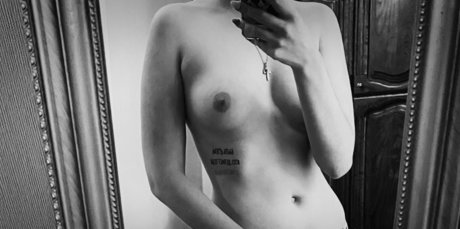 TanuXaPacman model porn pic