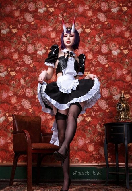 Quick kiwi naked model image