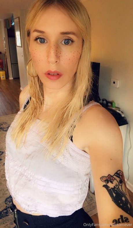 kassienever pornstar exclusive photo