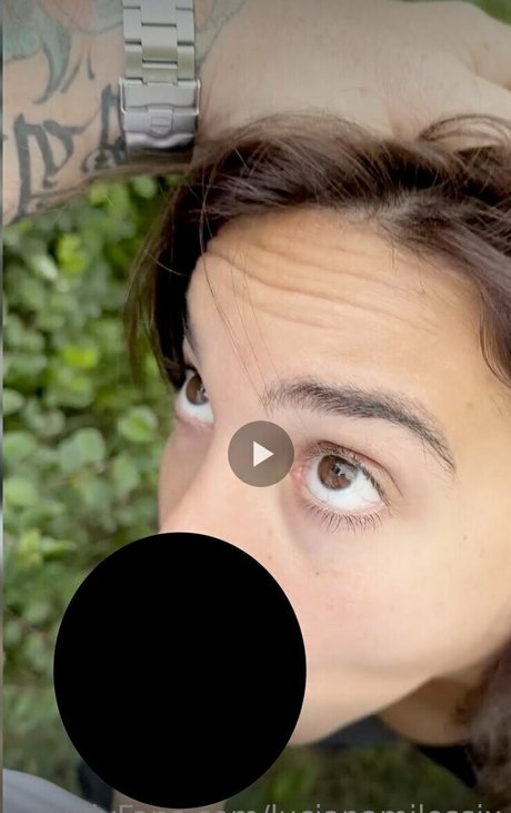 lucianamilessix naked model photo