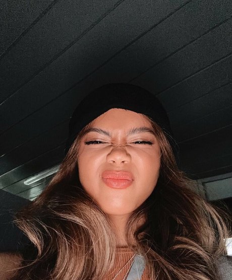 Bianca Bustamante high quality actress image