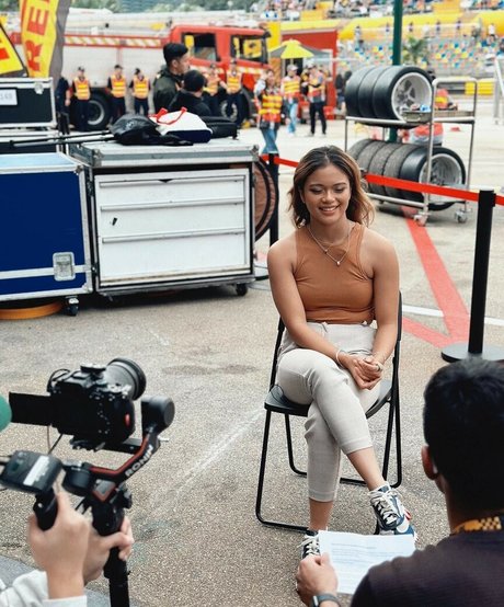 Bianca Bustamante hot model photo