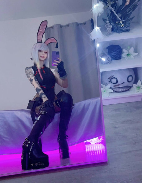 reitoozaru nude actress photos