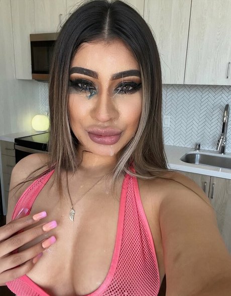 Mila Milkshake pornstar free pic