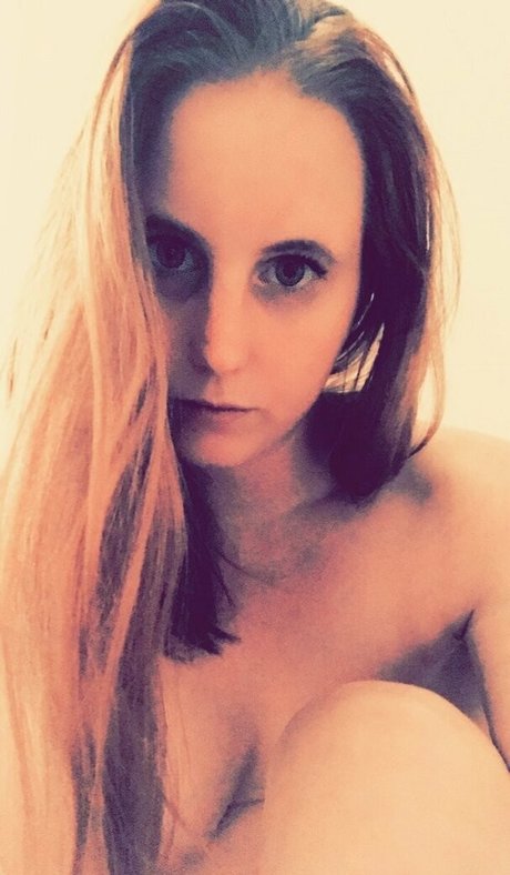 blueeyesbombshell sexy actress picture