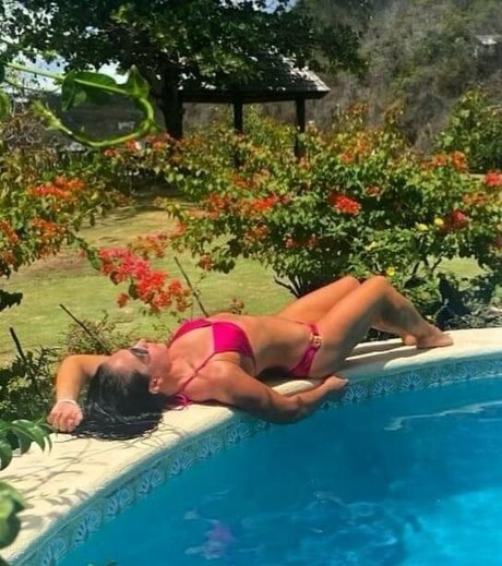 Emily Compagno xxx actress photo