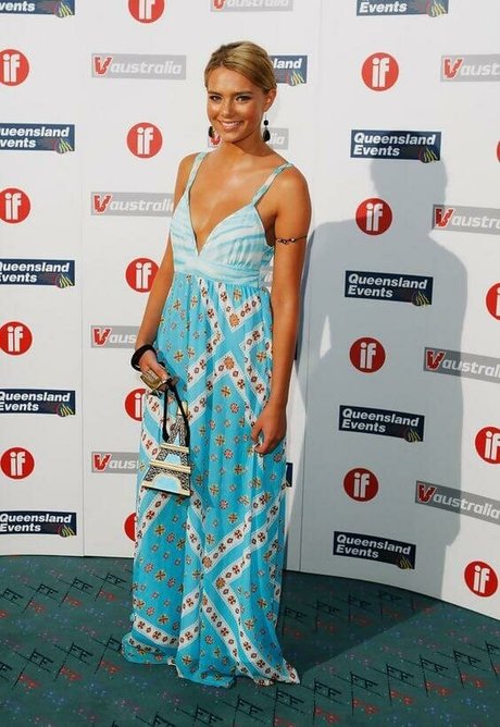 Indiana Evans naked actress img