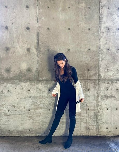 lylastonefree erotic model galleries