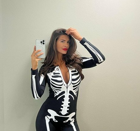 lylastonefree star picture