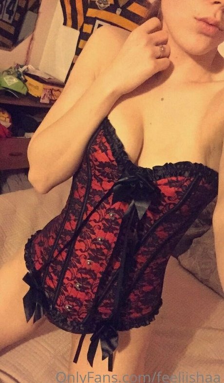 feeliishaa perfect model picture