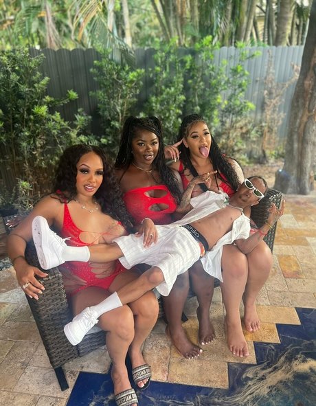 alienland adult star pic