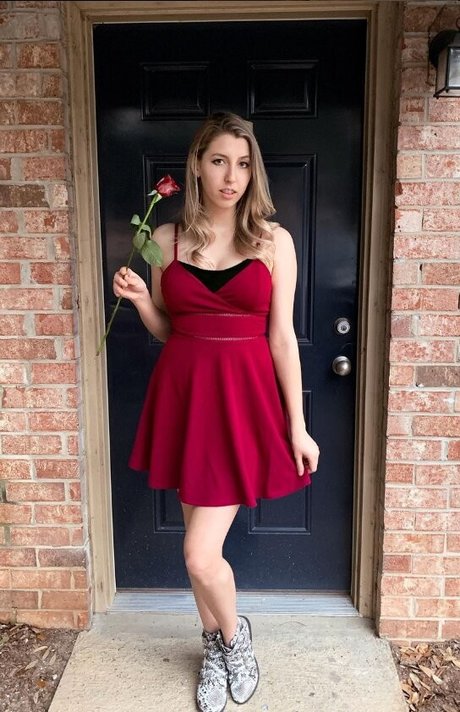 Abigail Cristea nude model picture