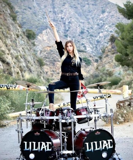 Abigail Cristea nude model pictures