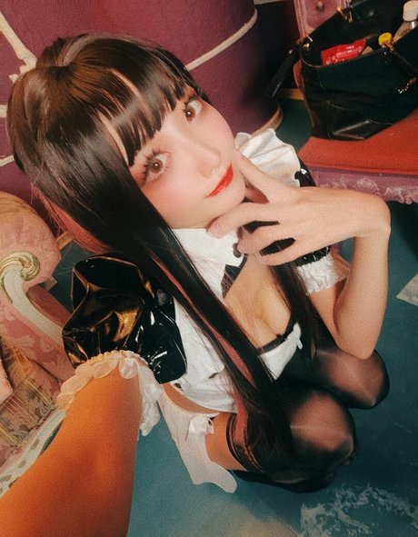 Saki Castle model naked pics