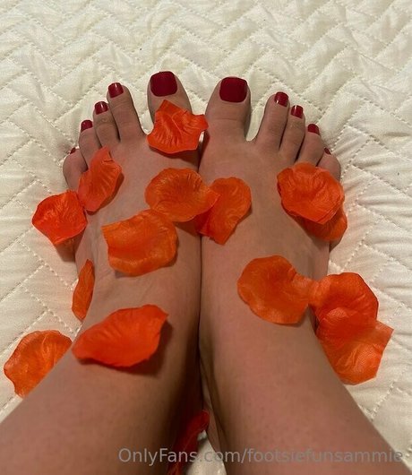 footsiefunsammie nudes star image