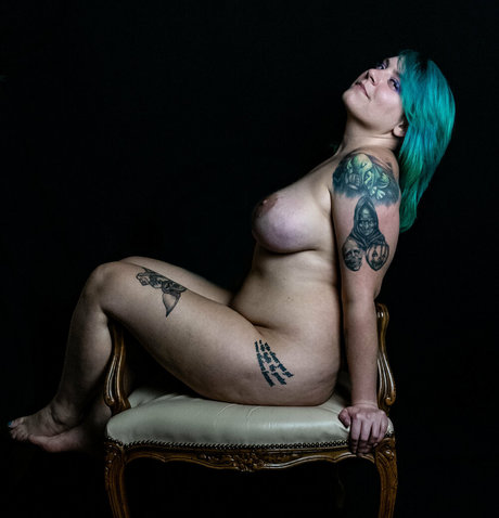 risenfeinics beautiful actress pic