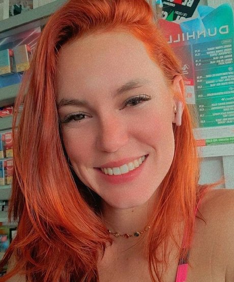 Hintilla Nariely hot star img