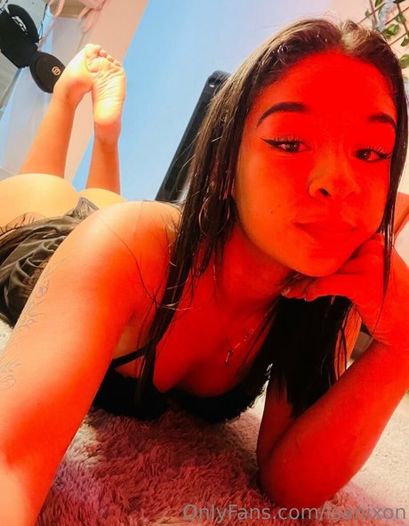 isanixon model perfect image