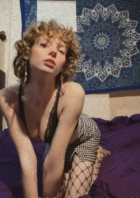 violetsuccubi model xxx pic