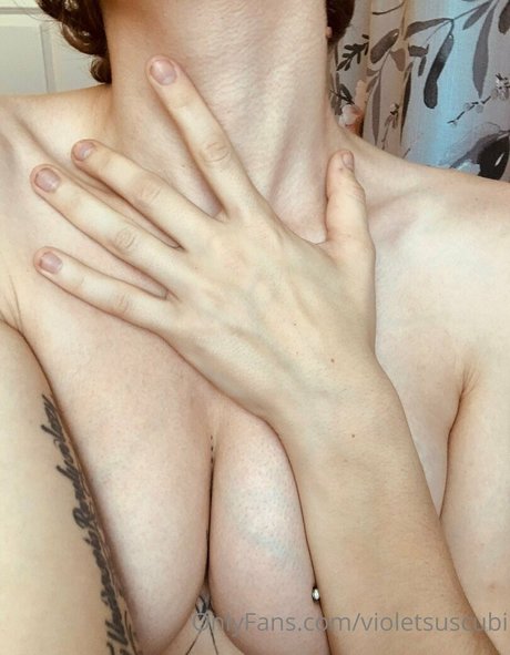 violetsuccubi hot star img