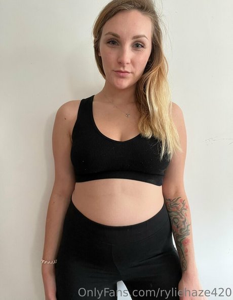 ryliehazefeedee erotic pornstar archive