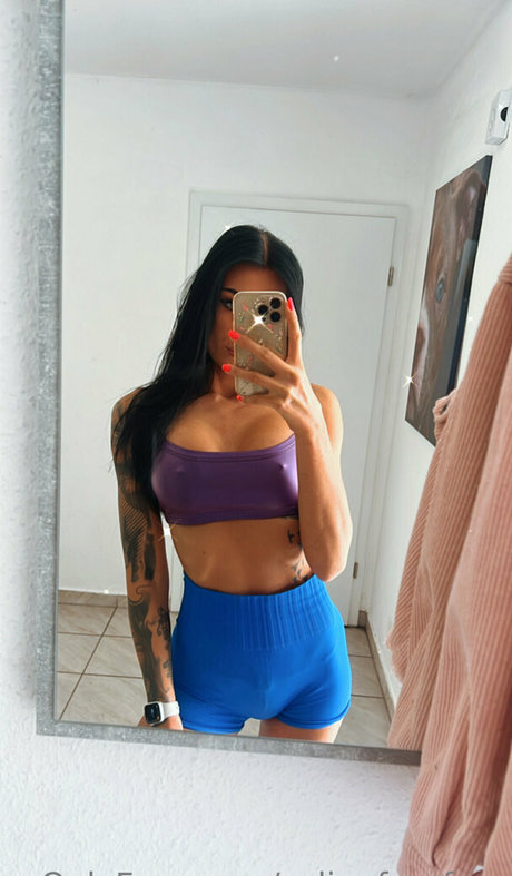 selinafox free nudes actress archive