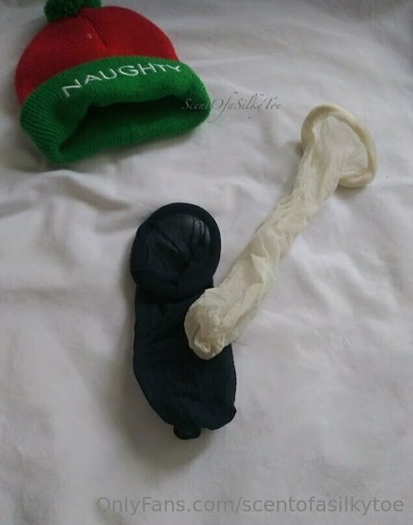 scentofasilkytoe beautiful pornstar pics