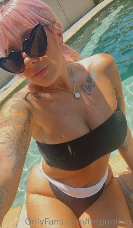 carlyelectriclive sexy pornstar pics