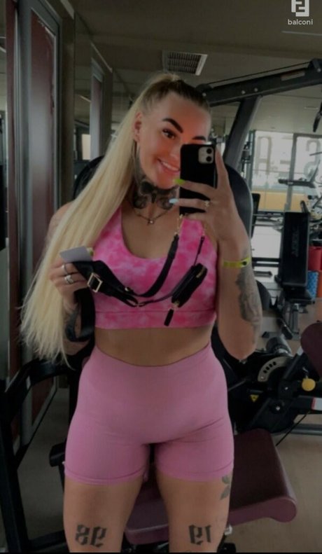 Balconi nice actress pics